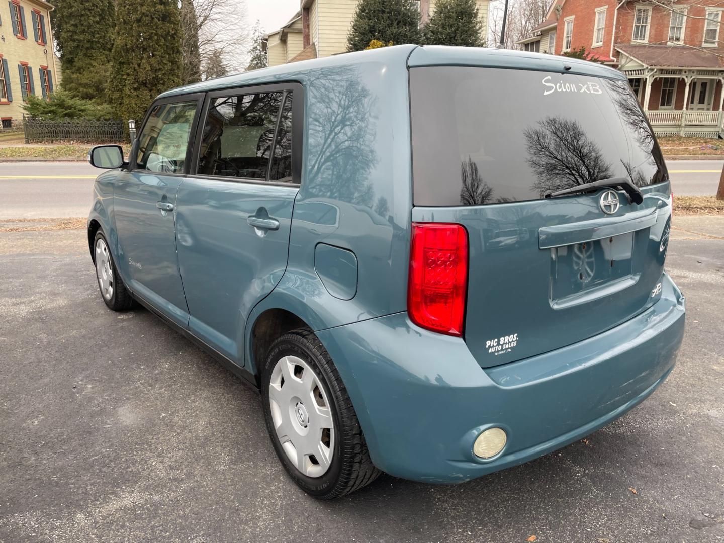 2009 blue Scion xB Wagon (JTLKE50E291) with an 2.4L L4 DOHC 16V engine, automatic transmission, located at 101 N. Main Street, Muncy, PA, 17756, (570) 546-5462, 41.207691, -76.785942 - Photo#3